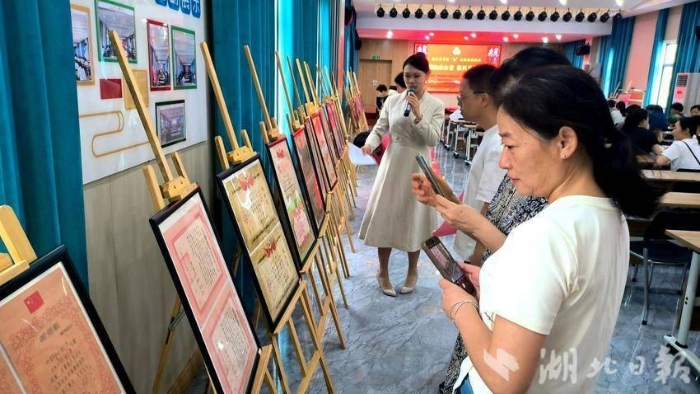 婚書對話時代，新風融入家庭——嘉魚縣開展幸?！凹巍绷季壭嘛L文明實踐活動(3).docx